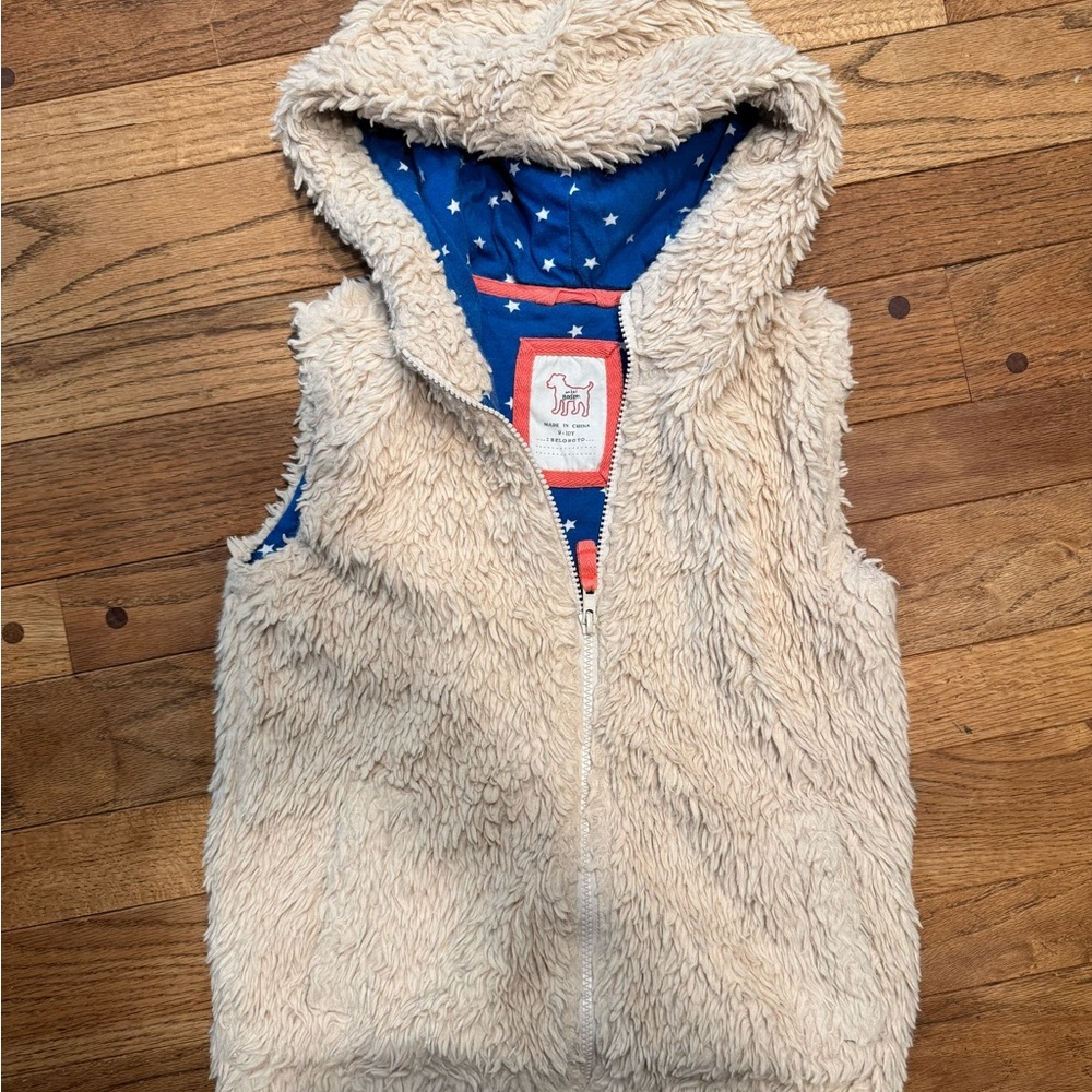Boden Cream Sherpa Kids Vest with Blue Star Lining